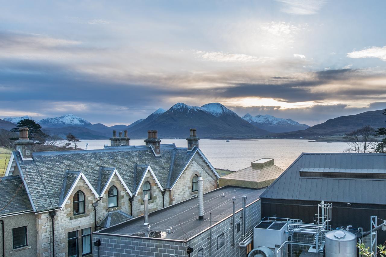 Isle Of Raasay Distillery Hotel Exterior photo